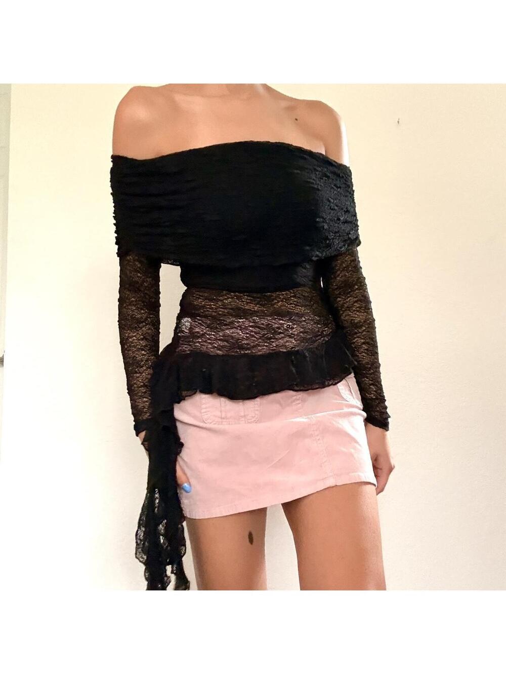 Y2K Black lace off shoulder ruffle top - Picture 4 of 8